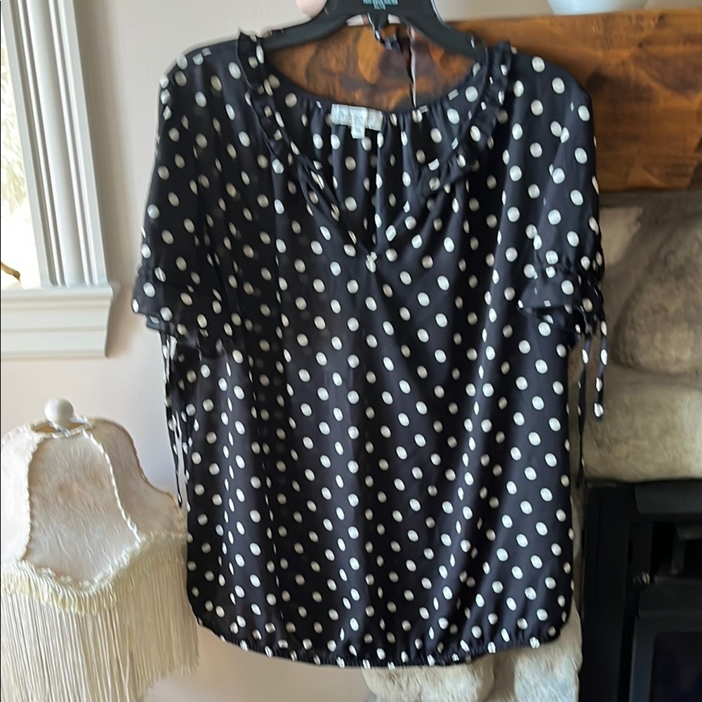Polka Dot Short Sleeve Blouse - Black & White